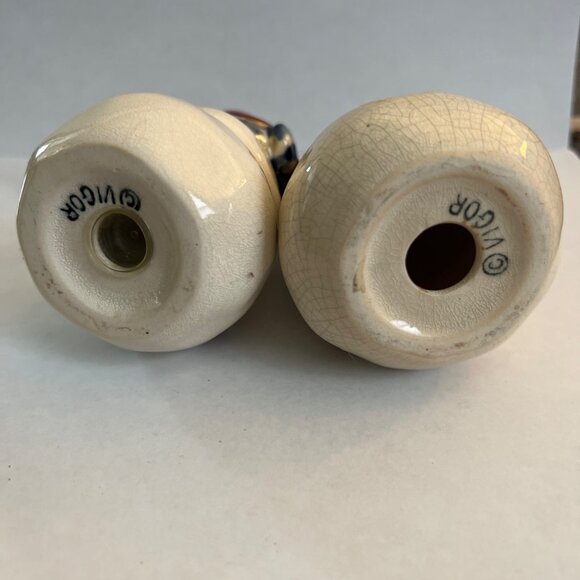 Vintage Ceramic Snowman Salt & Pepper Shakers Set Hand-Painted - Picture 3 of 3